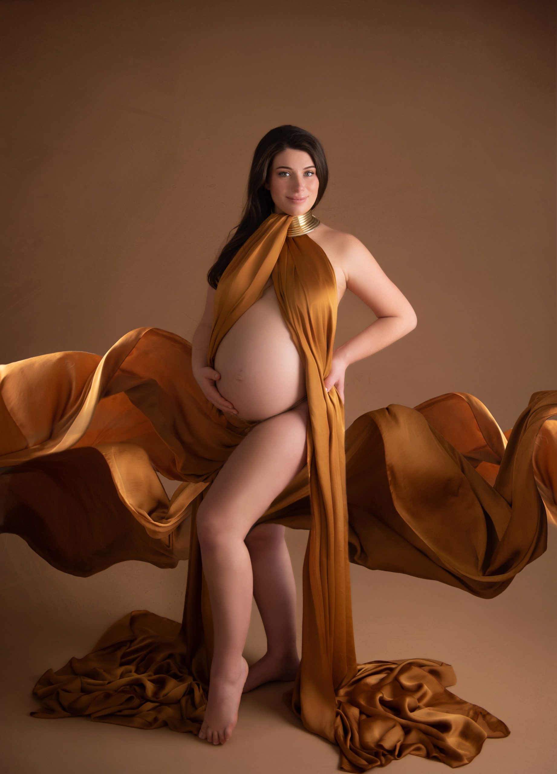 maternity photo with niccole photography
