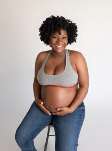pregnancy photo of smiling mom