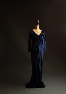 Blue velvet maternity gown niccole photography