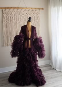 purple maternity gown with lots of ruffles_niccole photography