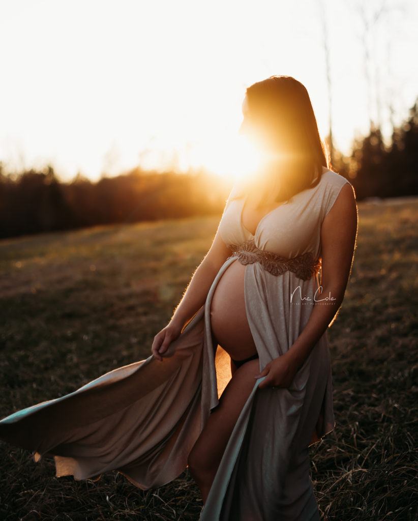 maternity photo session in Charlotte NC outside in the late sun