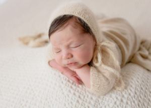 sleeping newborn baby_niccole photography